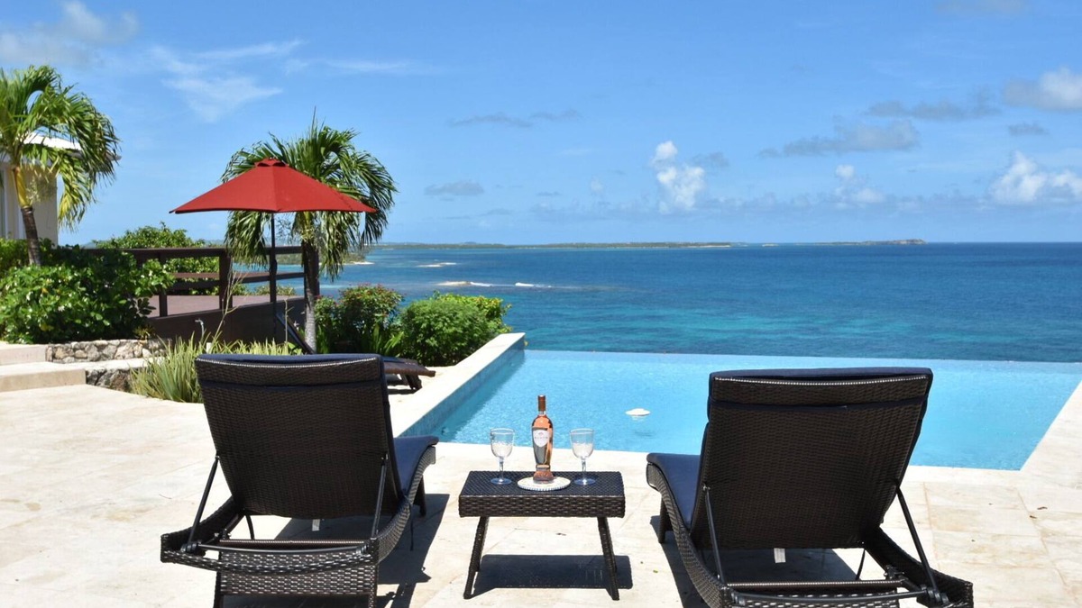 Willikies Villa | 'Seascapes' Villa 200º On Ocean View , Steps from the Long Bay Beach