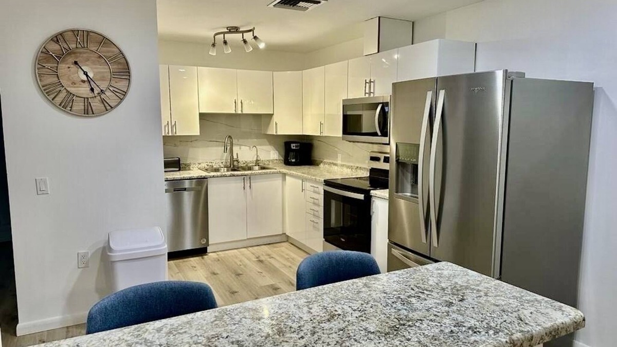Boynton Beach Apartment | Seashell 5 - You seasonal rental less than a mile from the beachnGreat Location!