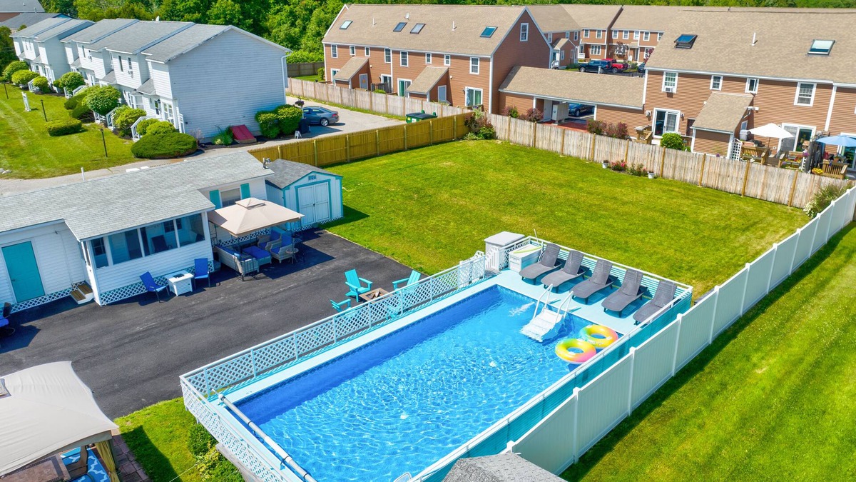 Old Orchard Beach Cottage | Seashell Cottages/JK Rentals - Cottage 1, 2 full beds, 1 twin