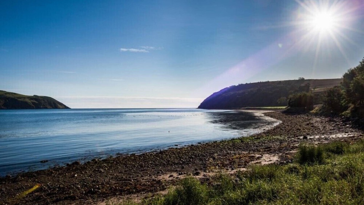 Cromarty Cottage | SEASHELL COTTAGE, family friendly, with a garden in Cromarty