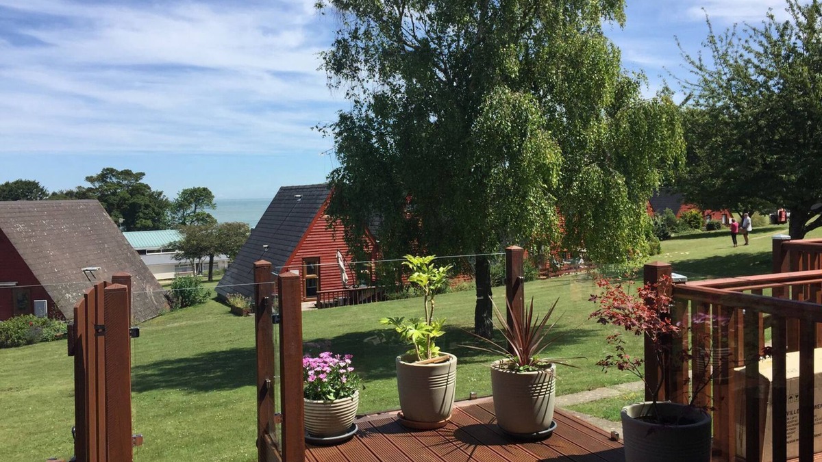 Martin Cottage | Seashell Cottage Lodge 97