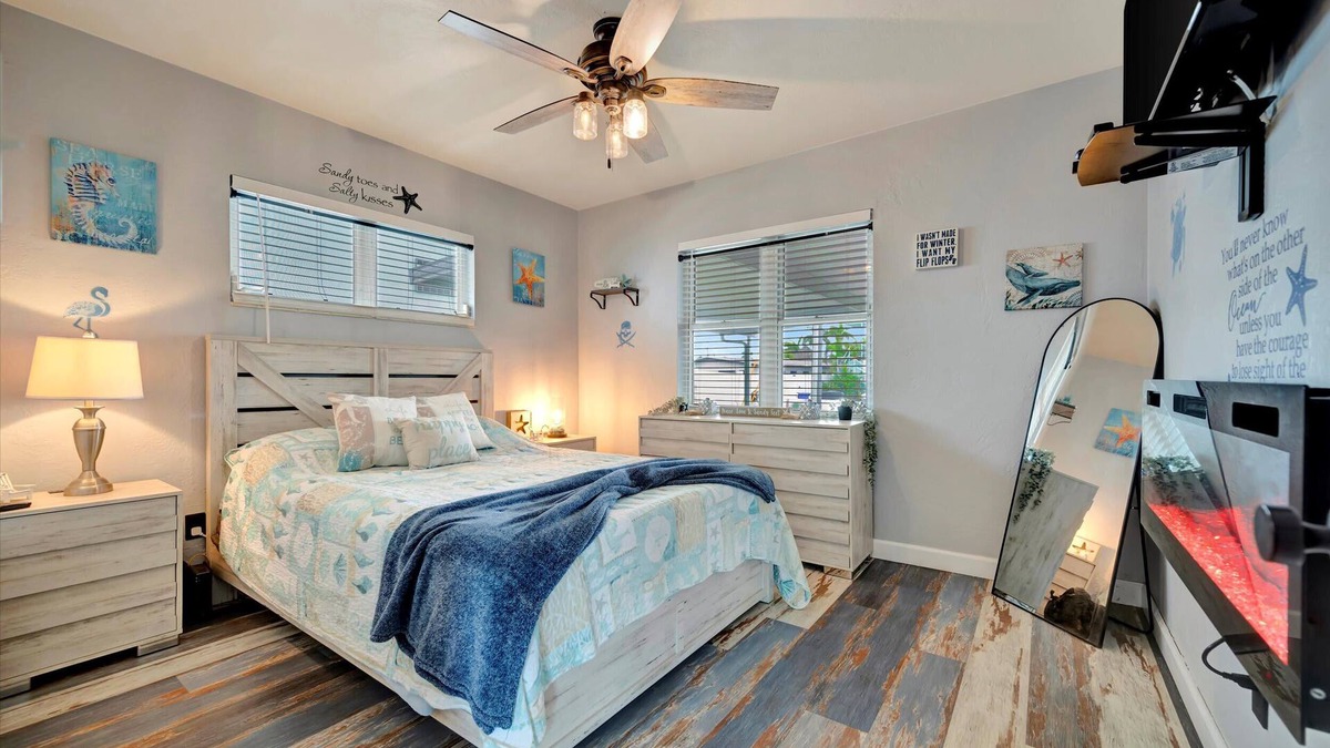 Treasure Island Apartment | Seashell Suite, WATERFRONT, 2B Pet Friendly, Dock!