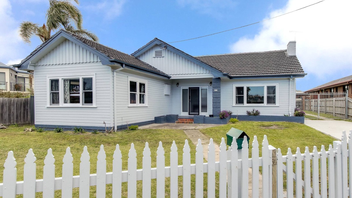 Lakes Entrance House | Seashells - Lakes Entrance