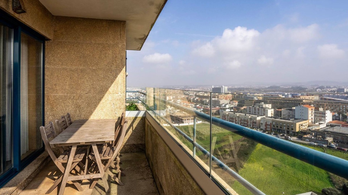 Povoa De Varzim Apartment | Seaside 3BR Flat in Póvoa by LovelyStay