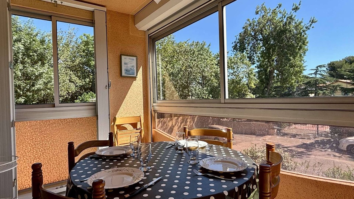 Plage d'Argeles Apartment | Seaside Apartment with Pool, 100m from Beach – Sleeps 4, Pet Friendly, Parking Included