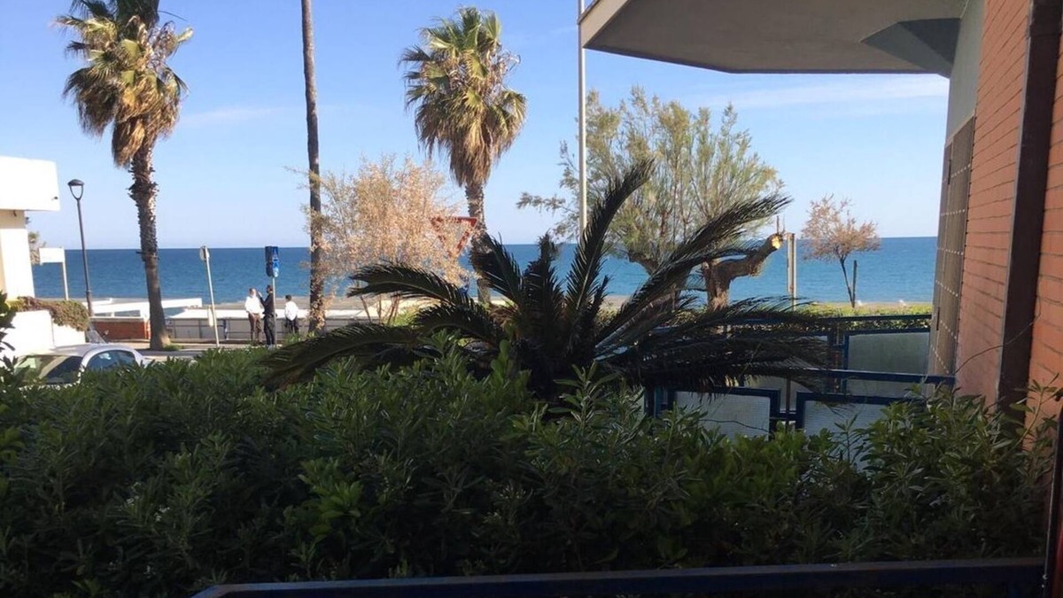 Terracina House | Seaside apartment with garden