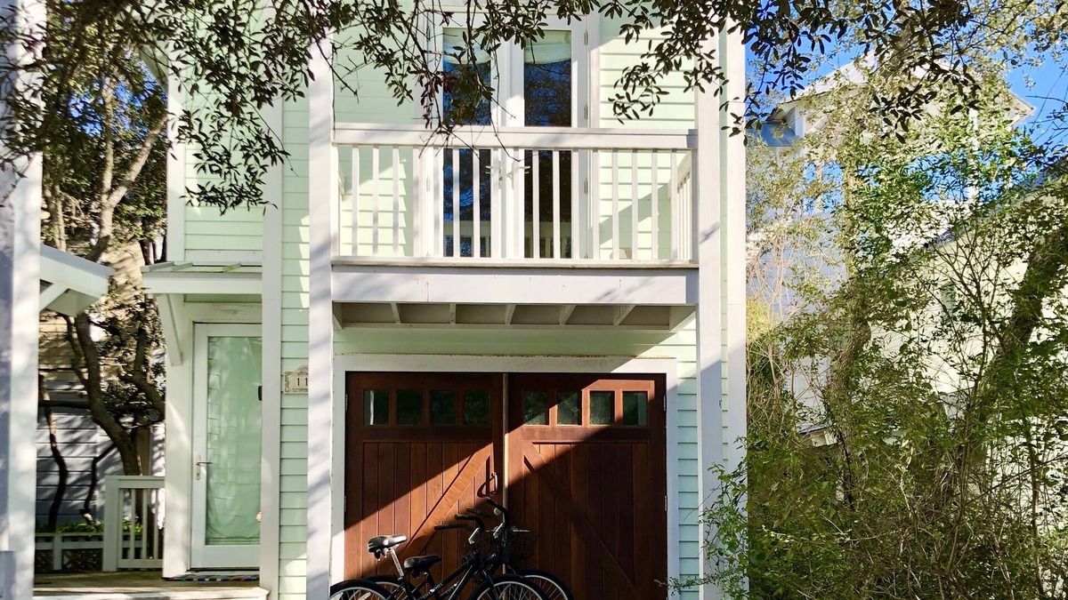 Seaside House | Seaside "Atrium" |Spacious 1BR | 2 FULL Baths | sleeps 4 |Pet friendly!