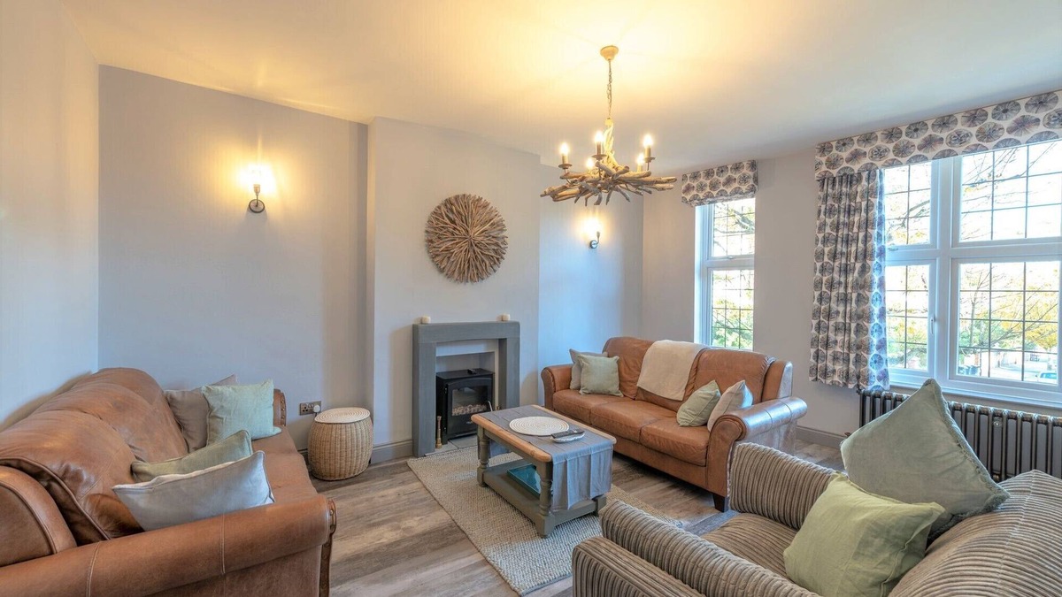 Meads Apartment | Seaside Breaks - luxurious 3-bed in upmarket Meads village area of Eastbourne