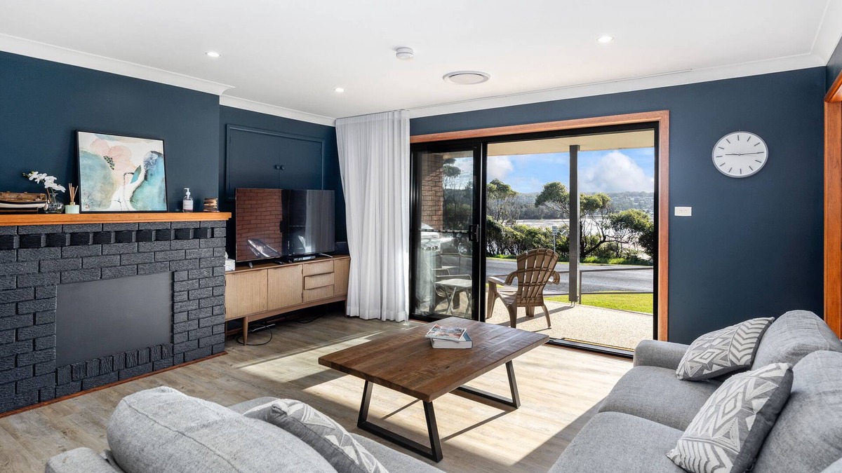 Dolphin Point House | Seaside Breeze