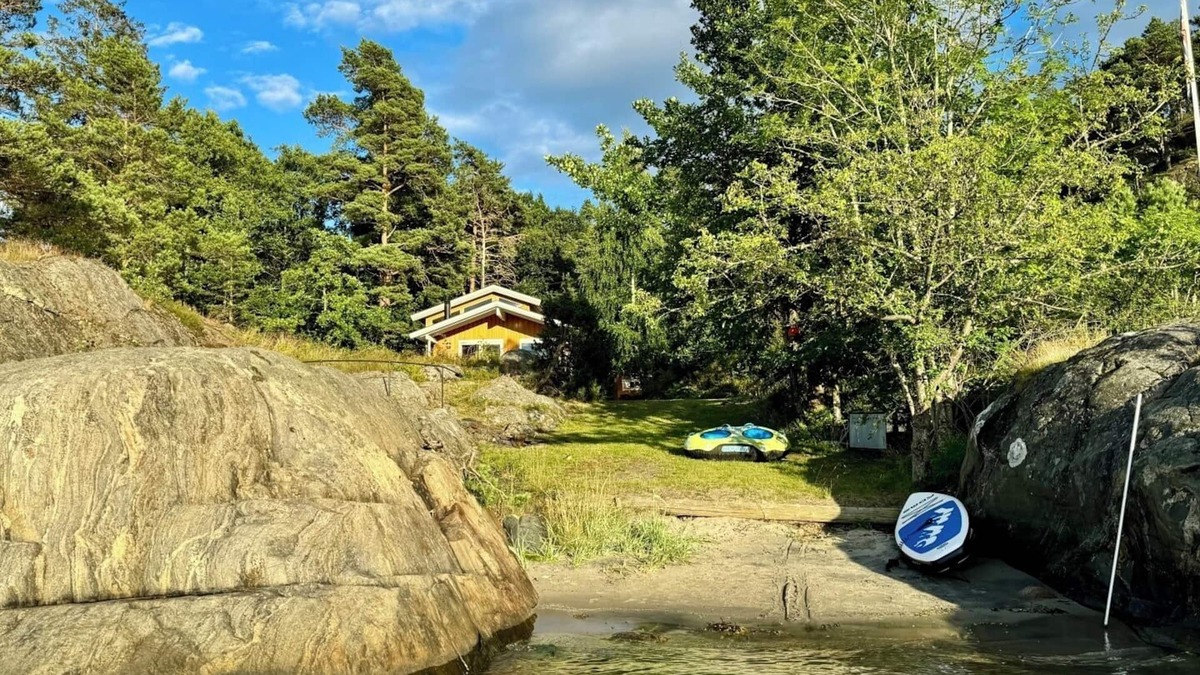 Kragero Cabin | Seaside cabin with boat and beach in Kragerø