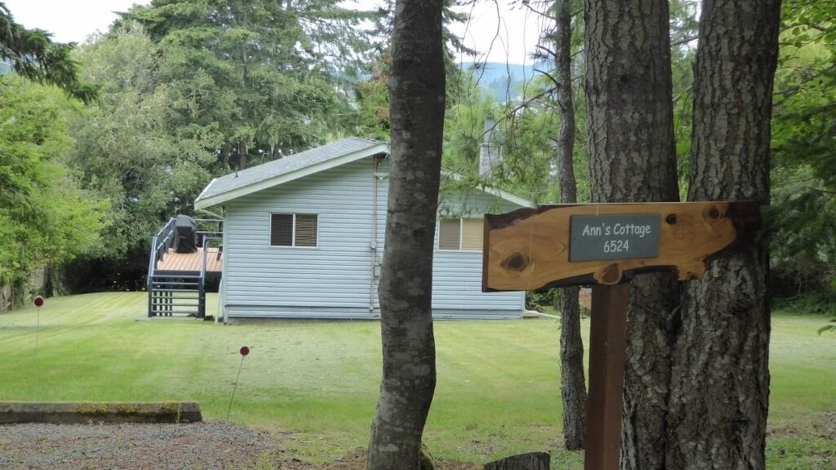 East Sooke Cottage | Seaside Cottage on Sooke Harbor