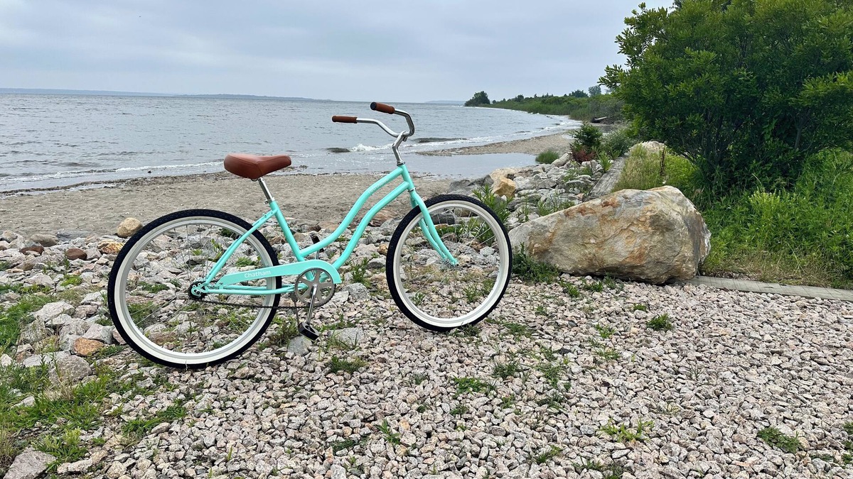 North Kingstown Cottage | Seaside Cottage steps from Narragansett Bay!
