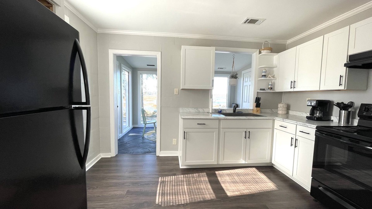 Beaufort Cottage | Seaside Cottage | Waterfront Property! Sleeps 4!