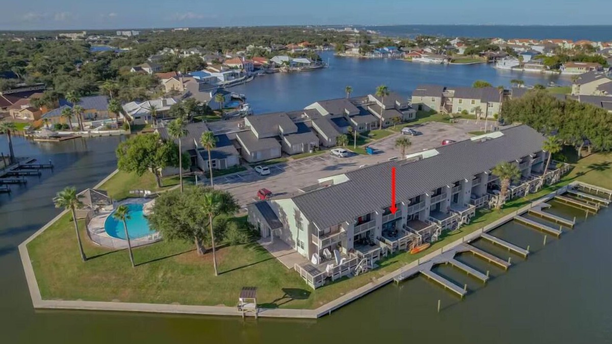 Harbor Oaks Condo | Seaside Cottage with water views!
