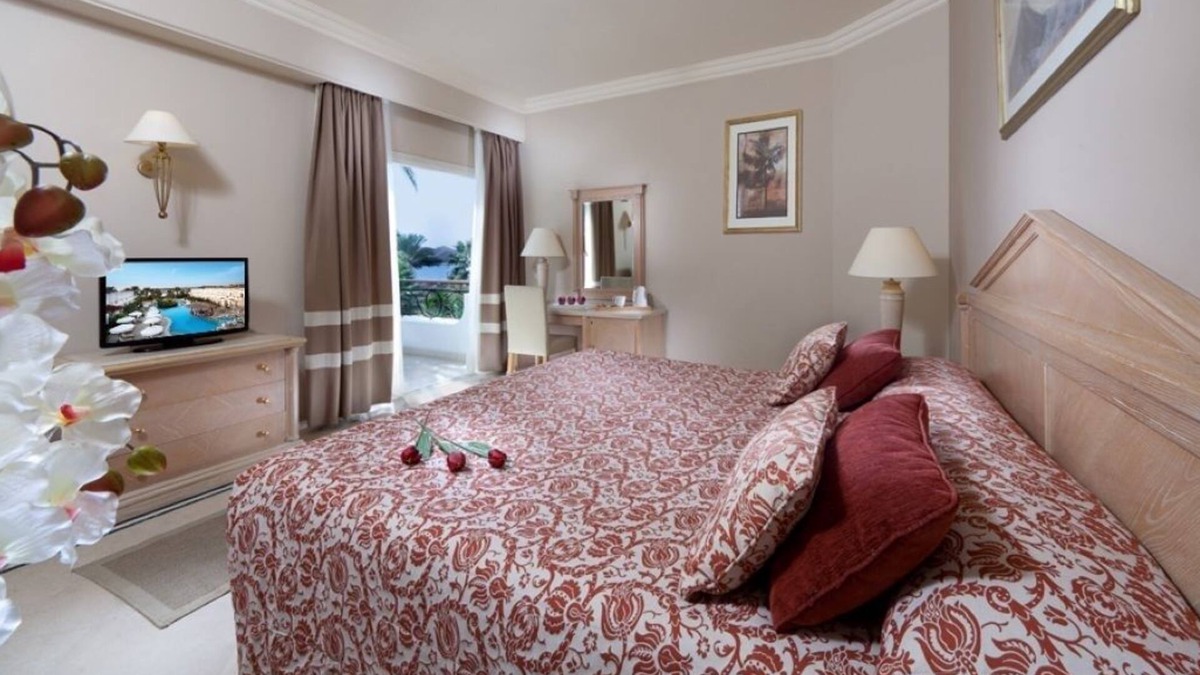 Ras Umm Sid Hotel | Seaside Resort with Spa, 3 Pools, Tennis & Near to Diving Spots – Adults Only