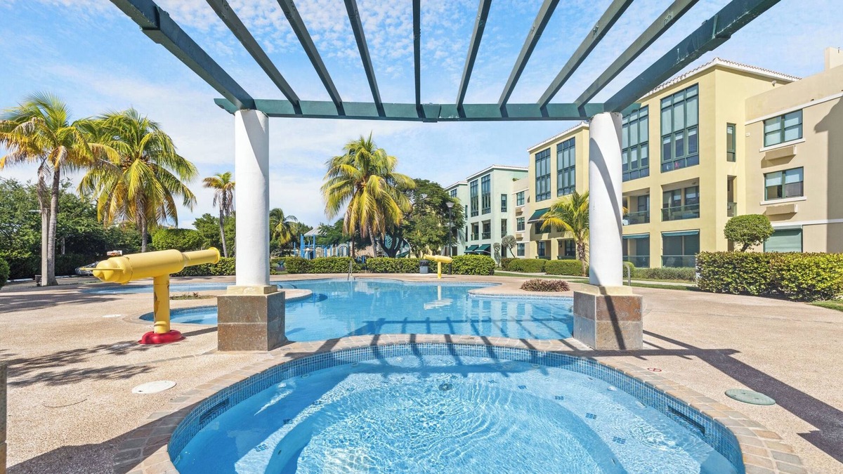 Mediania Alta Apartment | Seaside Escape | Family Pools | Grilling Terrace | Tennis Court by Otium