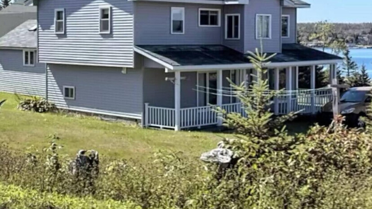 Halifax County House | Seaside Escape Oceanfront cottage located 50 minutes from Halifax