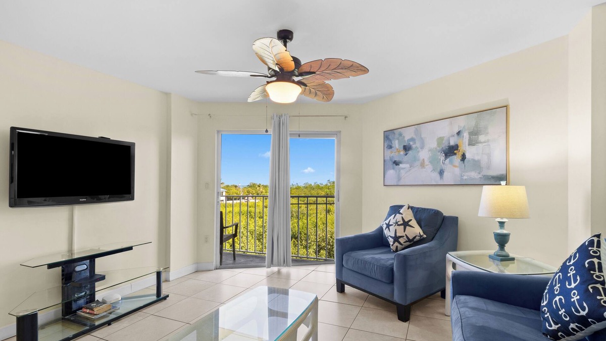 Tavernier Apartment | Seaside Escape: Relax and Recharge with Panoramic Views! 3 Spacious Suites