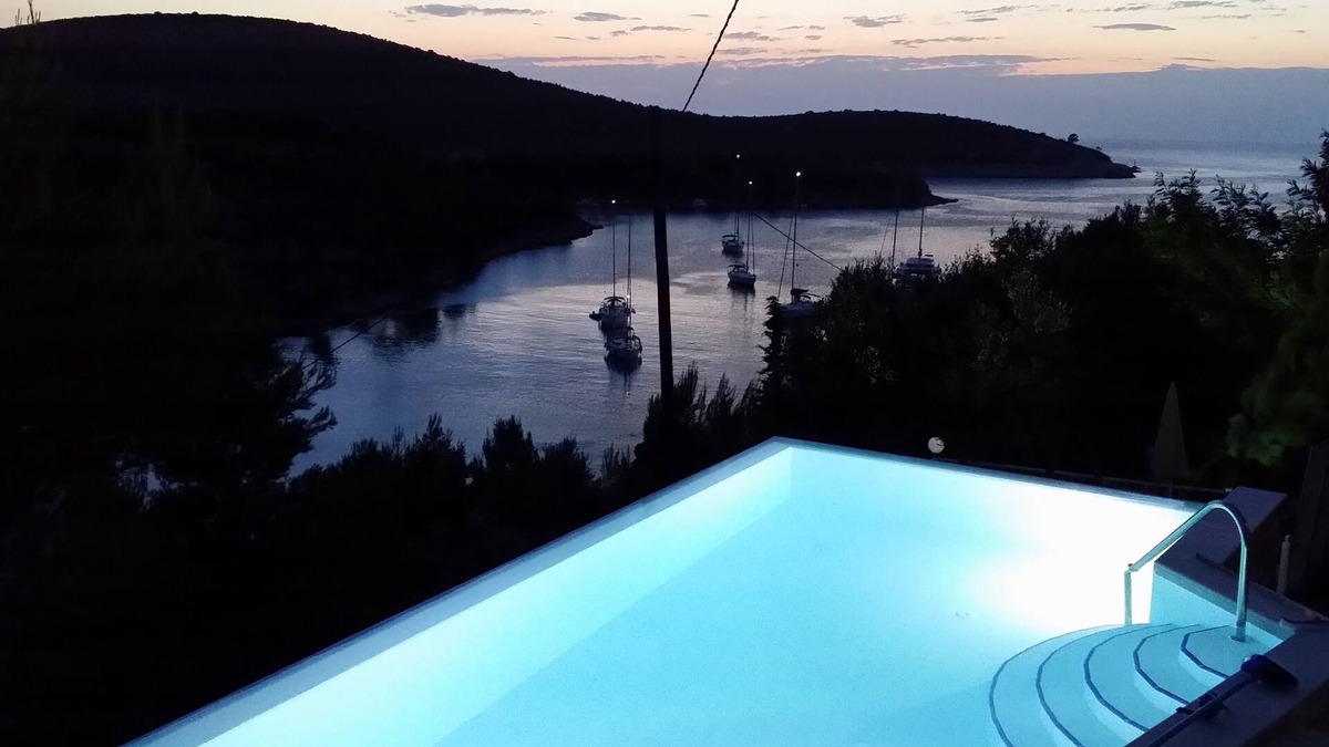 Hvar House | Seaside family friendly house with a swimming pool Cove Pribinja, Hvar (K-15324)