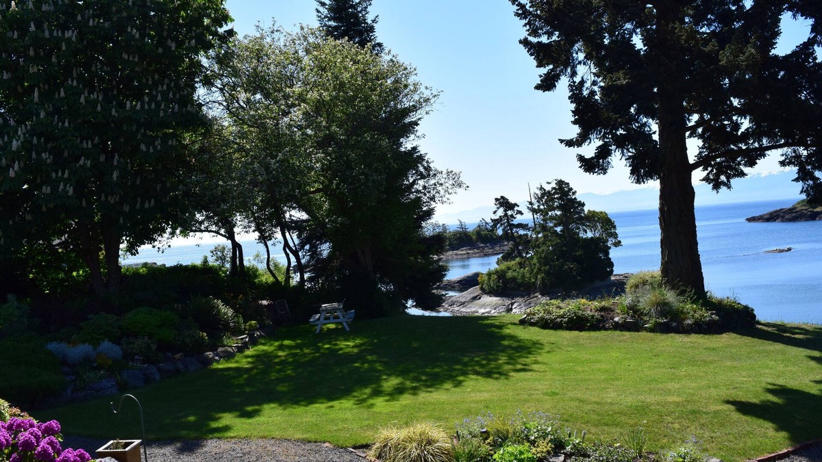 Metchosin Apartment | Seaside Family Home with a peaceful setting overlooking a sheltered bay
