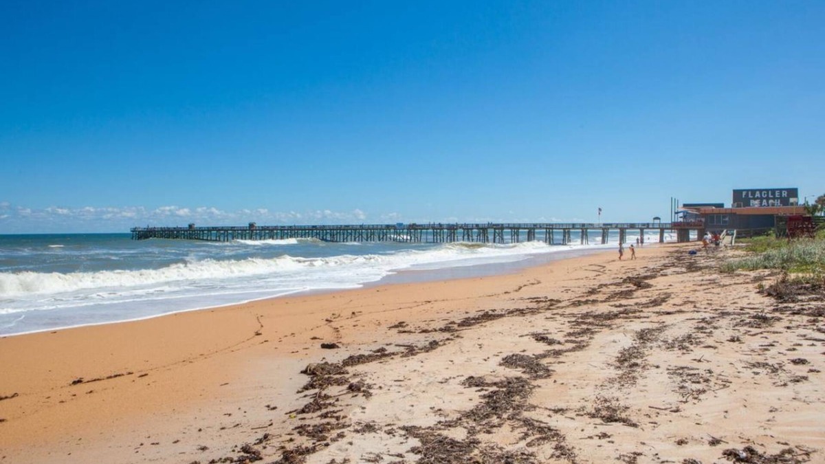 Palm Coast Hotel | Seaside Getaway! Two Stylish Accommodations with Pool Access!