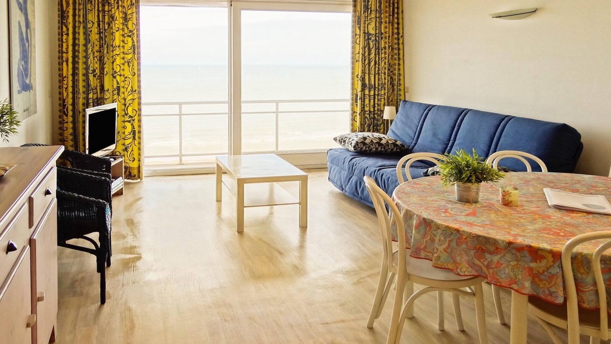 Nieuwpoort-aan-Zee Apartment | Seaside Getaway w/Balcony