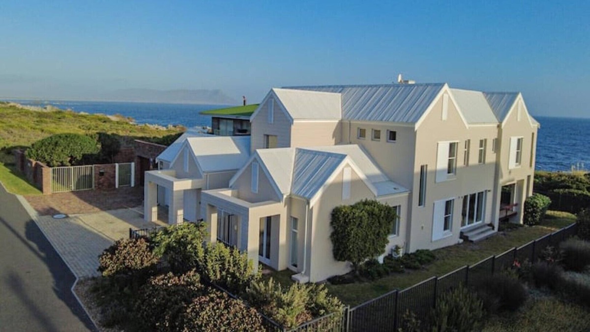 Kleinmond Villa | Seaside Holiday Villa in Kleinmond