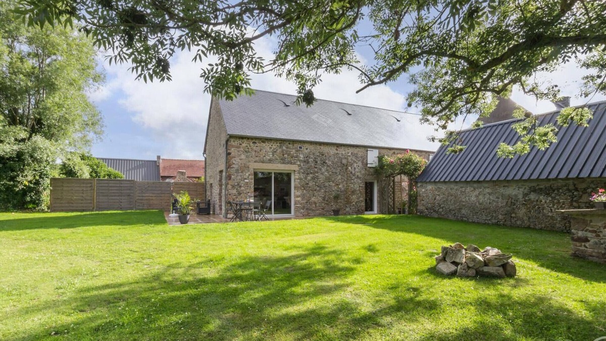 Anneville-sur-Mer Cottage | Seaside house with garden in Anneville-sur-Mer