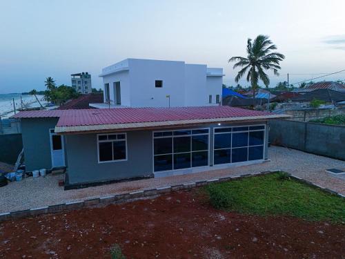 Uroa Apartment | Seaside Luxury Stay 1BR Beachfront Apartment WiFi Uroa, Zanzibar