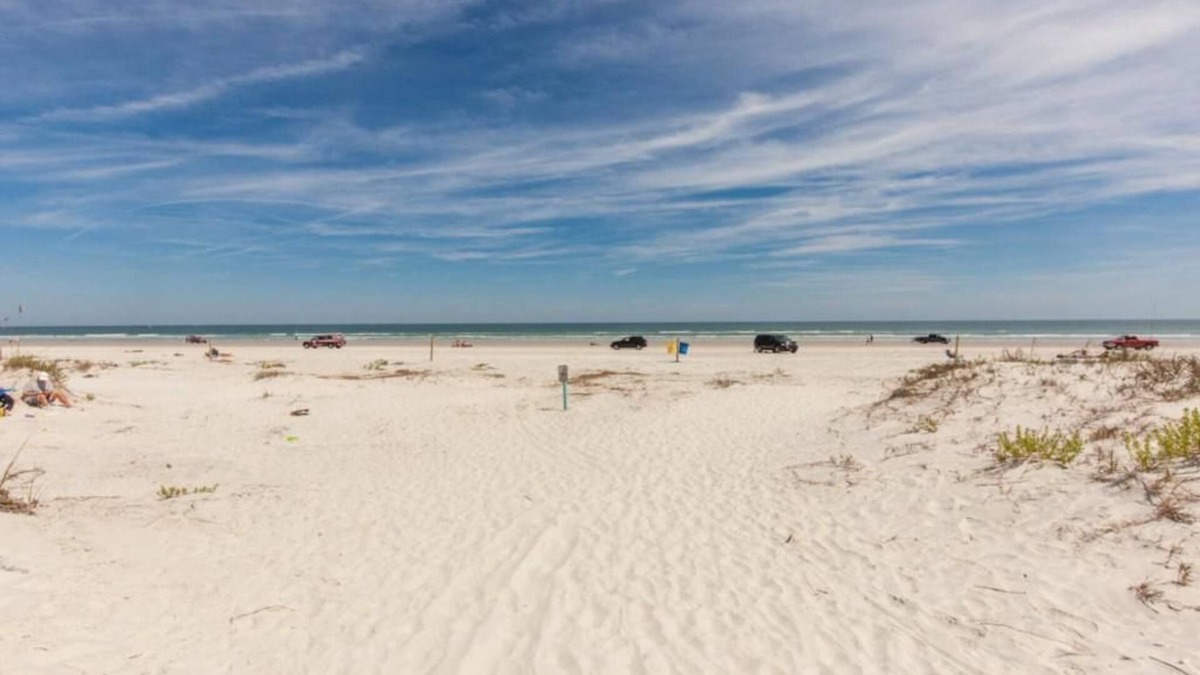 New Smyrna Beach Villa | Seaside S 4302 1 Bedroom Condo by RedAwning