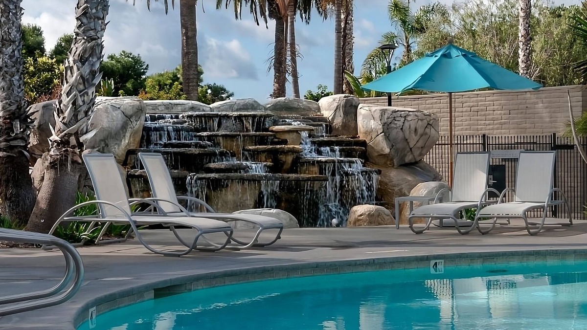 San Diego Hotel | Seaside Sanctuary with Outdoor Pool and Tennis Court, Pets are Welcome!