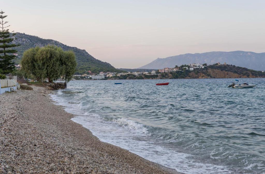 Loutra Oraias Elenis Apartment | Seaside Serenity Suite in Loutra