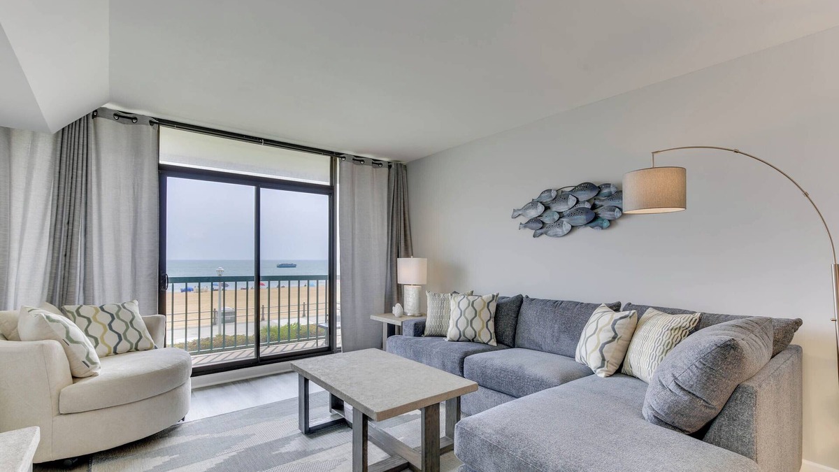 Northeast Virginia Beach Condo | Seaside Serenity: 2 Bedroom Beach Condo in the Heart of the Resort Area