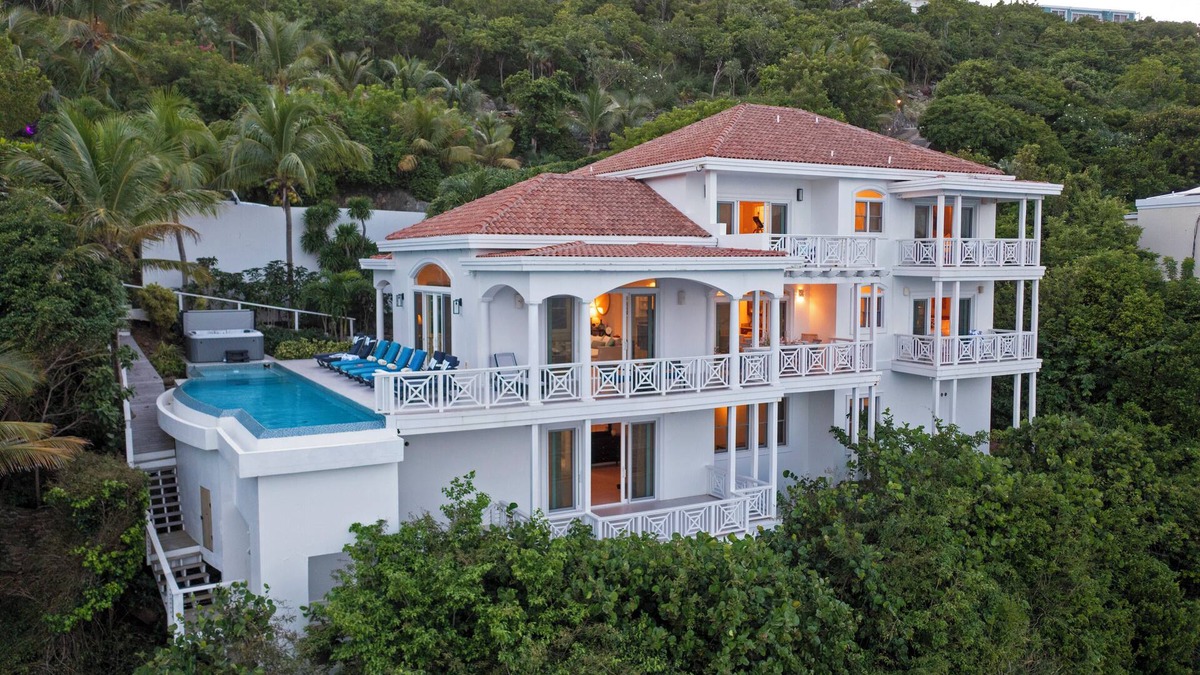 Magens Bay Villa | Seaside Splendor at Villa Como with Jacuzzi & Optional Heated Pool