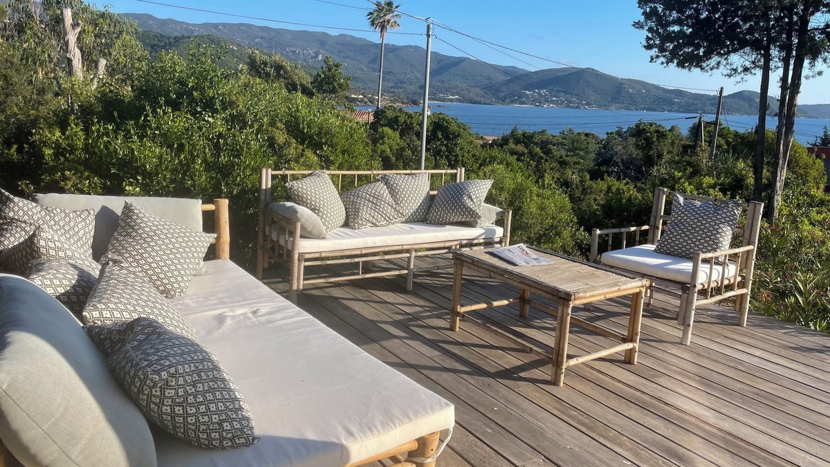 Isolella Villa | SEASIDE VILLA (200 meters from the beach) WITH SWIMMING POOL 10X4