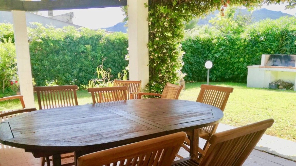 Villaggio Mandorli Villa | Seaside villa with large private garden