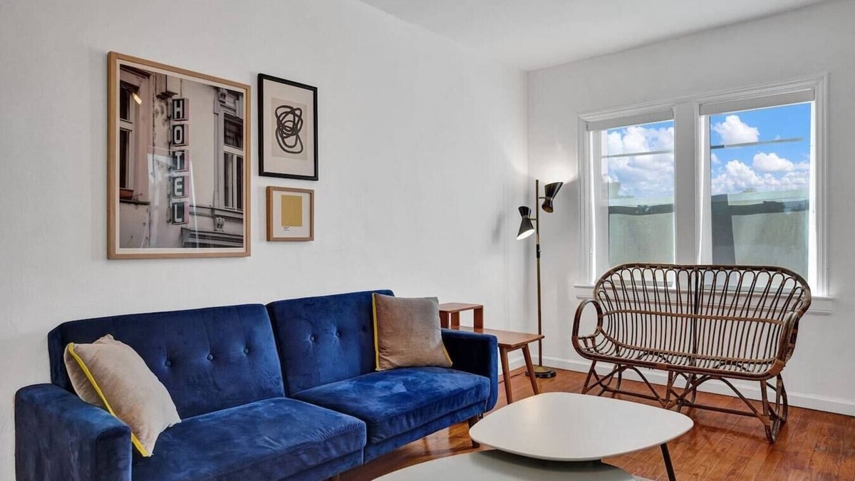 Northeast Miami Cottage | Season Discount!! Biscayne Deluxe House, 4br/2bath, Free Parking, Garden & Bbq!