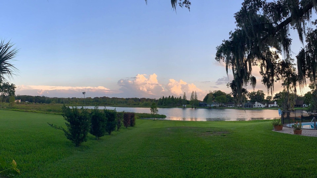 Limona Improvement Cottage | Seasonal Cottage-Brandon Fl. Lake view 813-376-5015