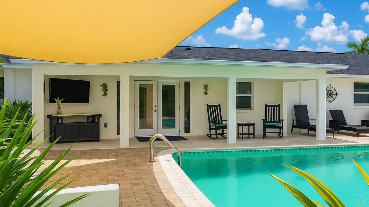 Gulf Cove House | Seasonal Escape Waterfront+Pool