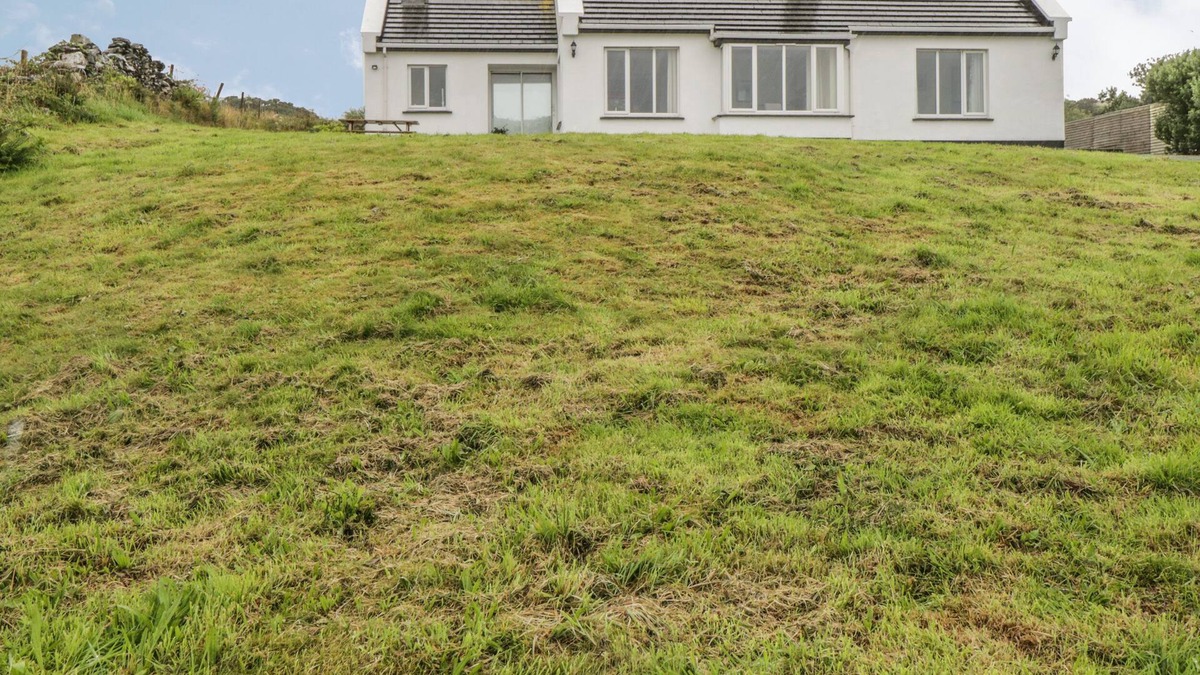 Renvyle Cottage | SEASPRAY, pet friendly, with open fire in Tully, County Galway