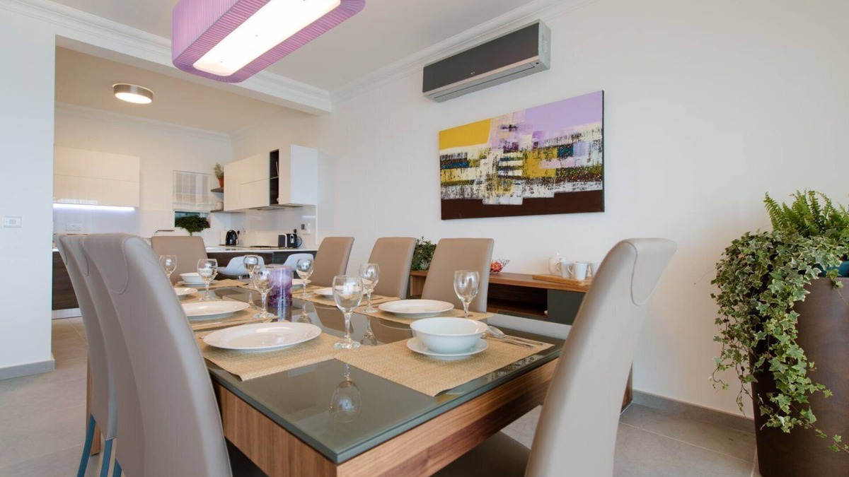 Sliema Apartment | SEAVIEW APT INCL POOL IN SLIEMA