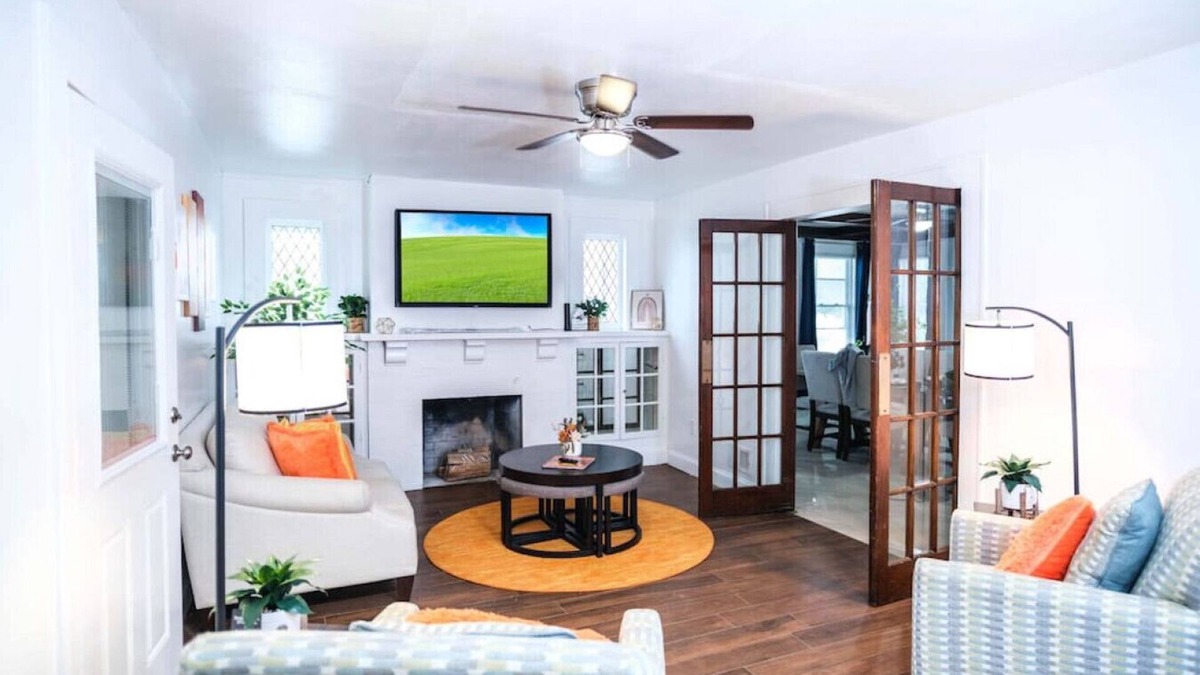 East End House | Seaview Ave House-4BR/8PPL Retreat