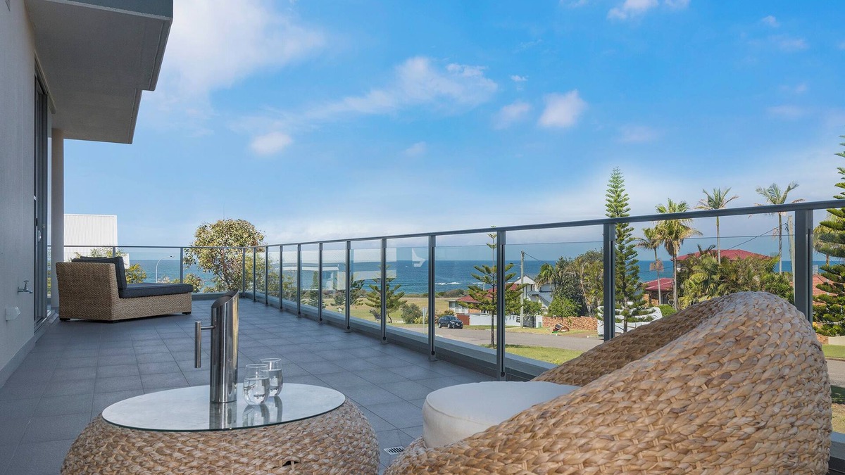 Caves Beach Apartment | SeaView @ Caves Beach