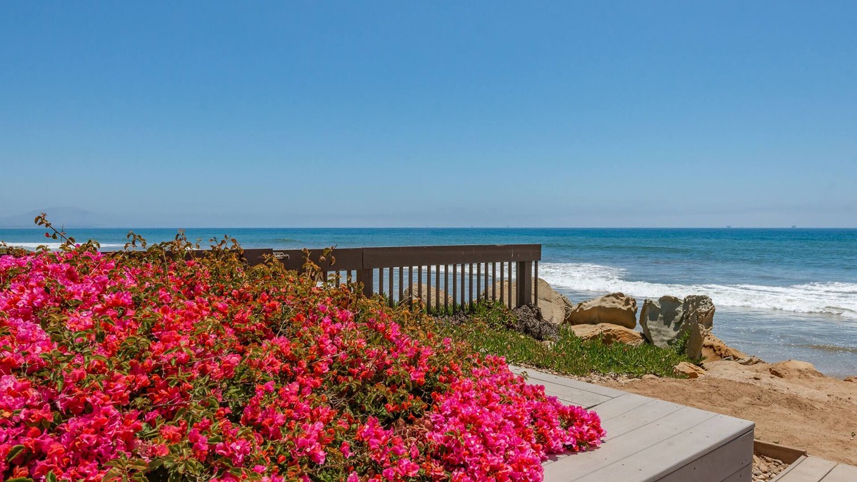 Montecito Condo | Seaview Contemporary