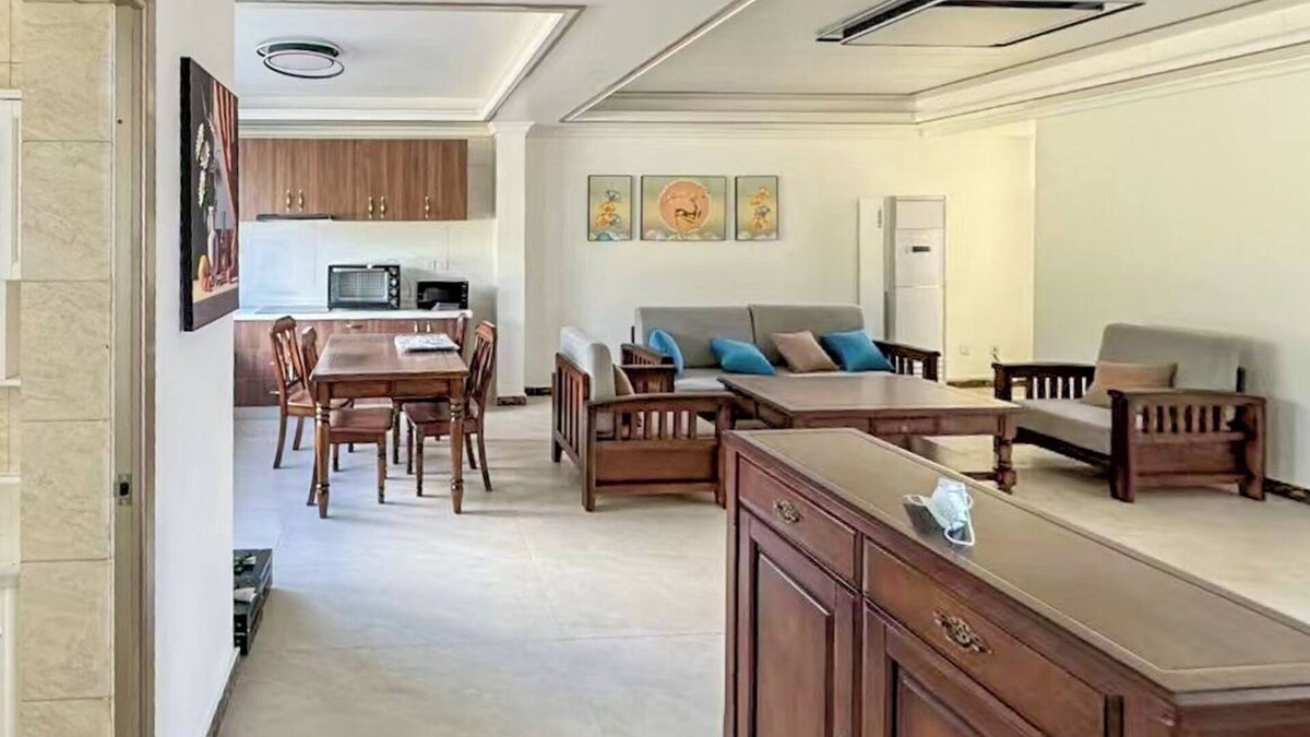 Challengers Hotel | Seaview Garden -Caribbean Light Vila