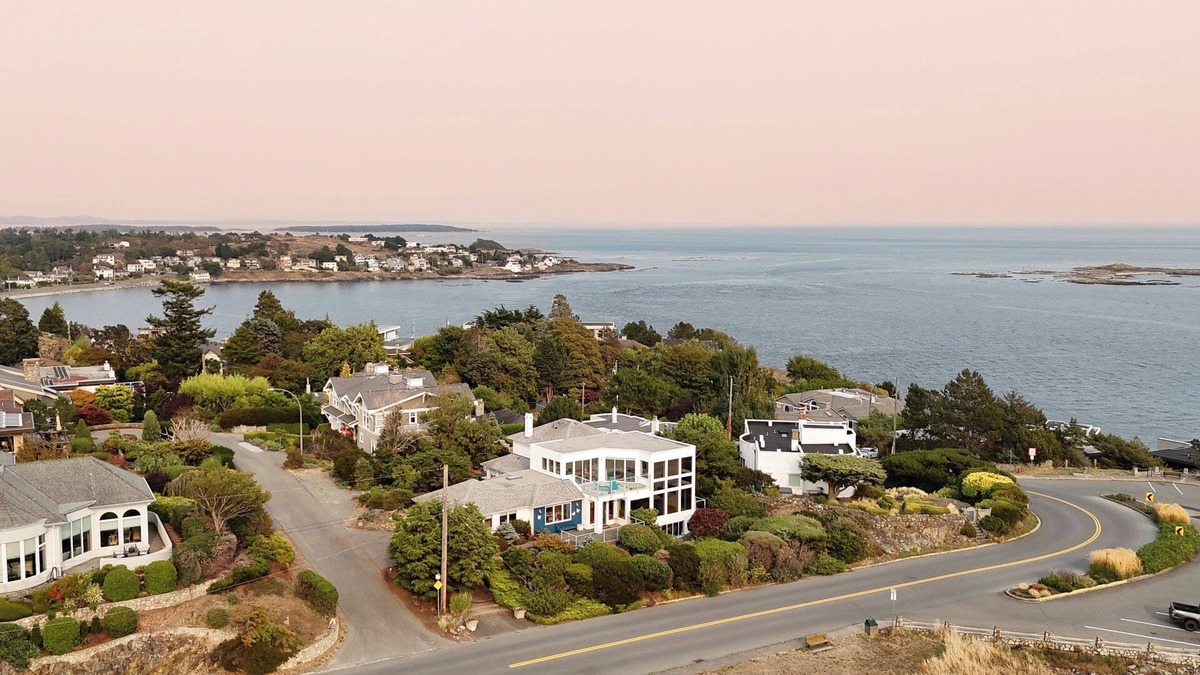 Oak Bay House | Seaview Oasis