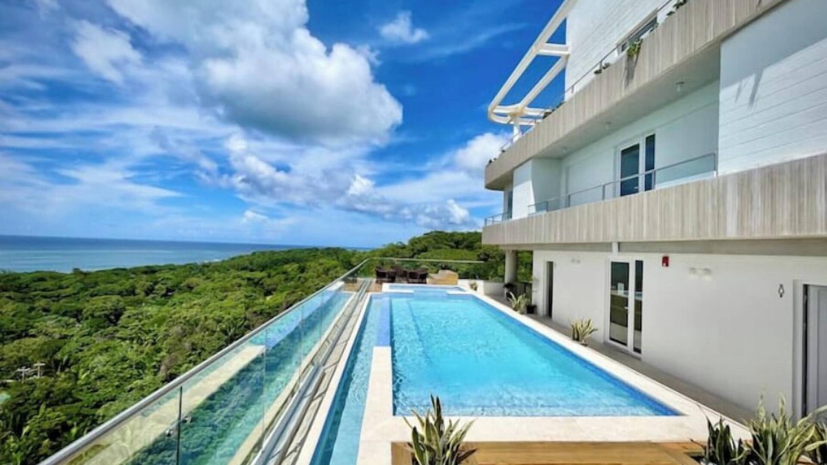 Roatan House | SeaView Studio with Pool and Gymnn