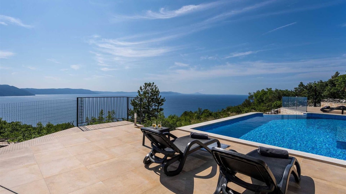 Ripenda Kosi Villa | Seaview Villa Mare Visum in a peaceful location