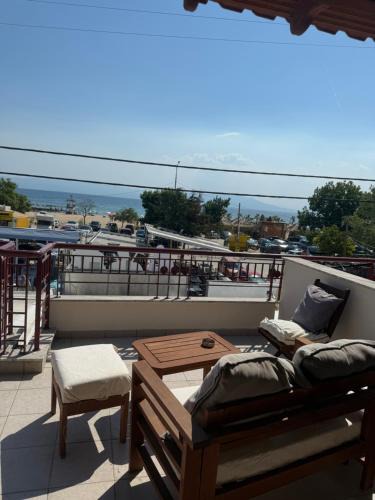 Paralia Ofryniou Apartment | Seaviewloft