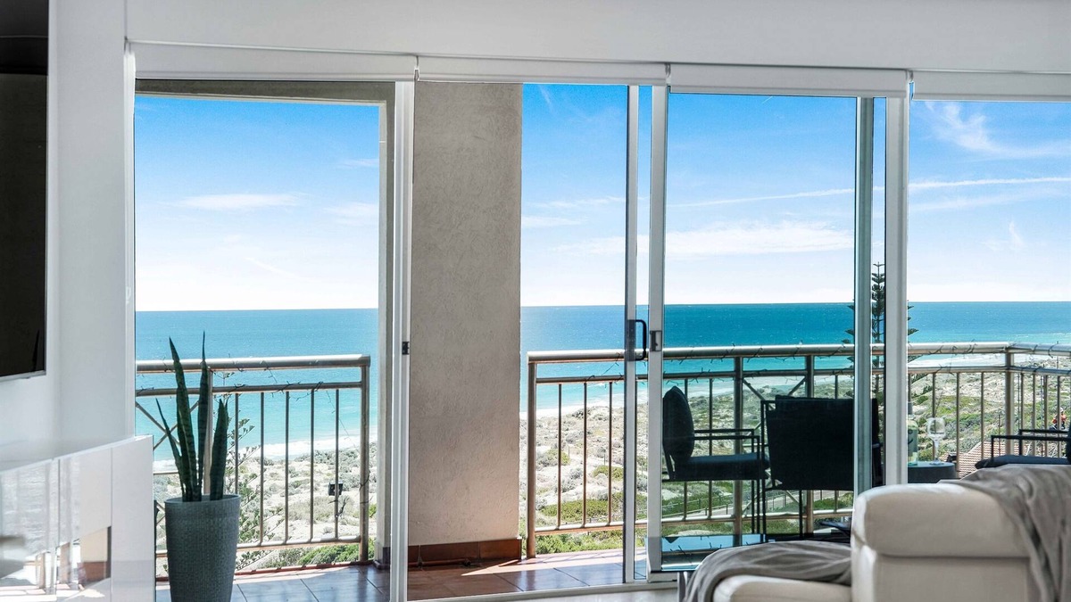 Scarborough Apartment | Seaviews and Sophistication!